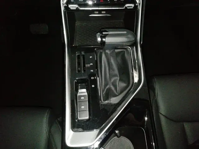 Wuling Asta — Фото автомобиля 5