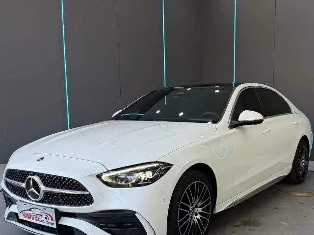 Фотография автомобиля — Mercedes-Benz C-Class