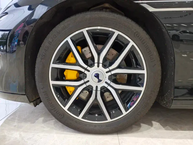 Denza Z9GT — Фото автомобиля 9