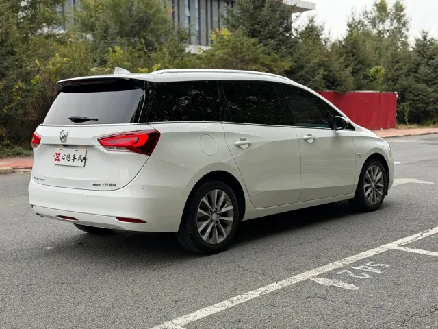 Buick GL6 — Фото автомобиля 5