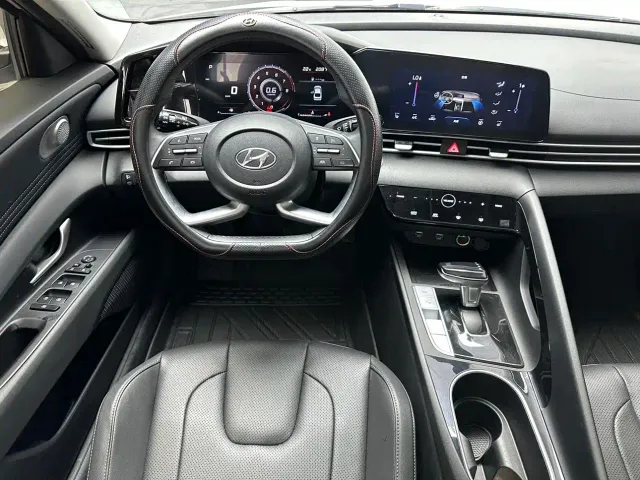 Hyundai Elantra — Фото автомобиля 13