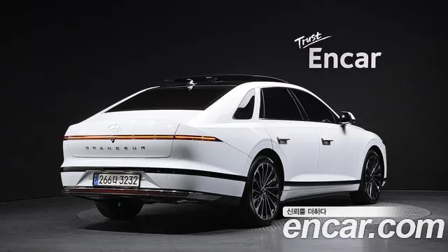 Фотография автомобиля — Hyundai Grandeur GN7