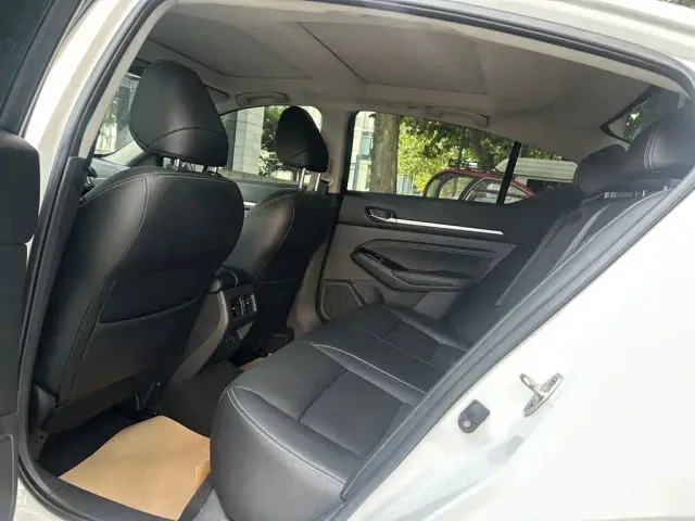 Nissan Teana — Фото автомобиля 13