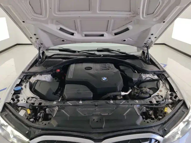 BMW 3 Series — Фото автомобиля 10