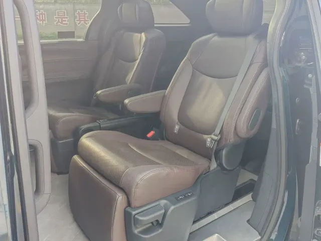 Toyota Granvia — Фото автомобиля 4
