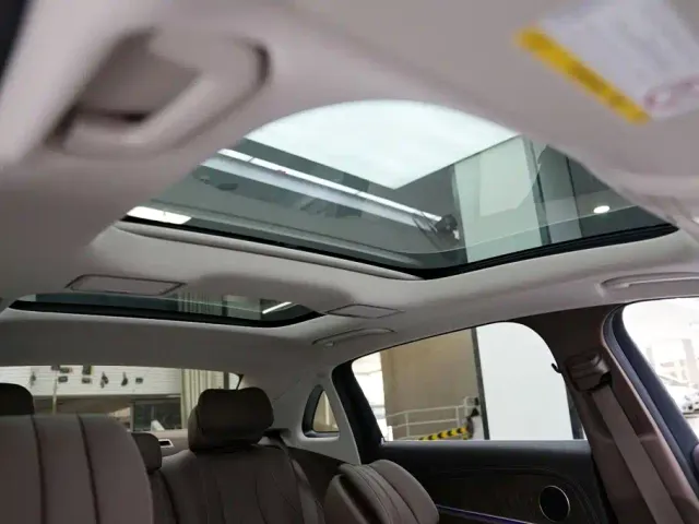 Mercedes-Benz E-Class — Фото автомобиля 15