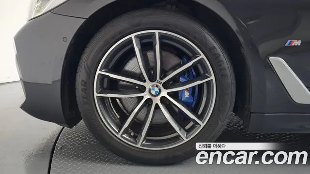 BMW 5-Series — Фото автомобиля 5