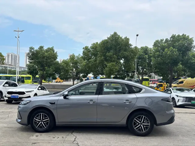 BYD Seal 05 DM-i — Фото автомобиля 8