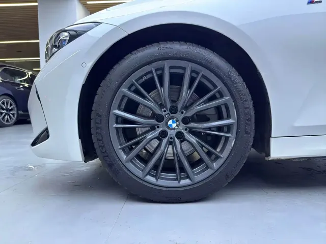 BMW 3 Series — Фото автомобиля 9
