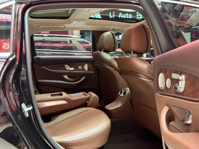 Mercedes-Benz E-Class — Фото автомобиля 11