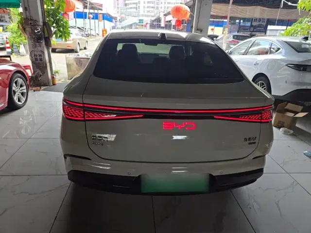 BYD Seal 07 DM-i — Фото автомобиля 5
