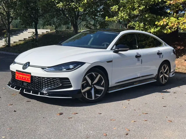 Фотография автомобиля — Volkswagen Lamando