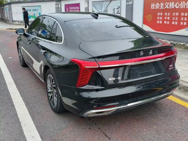 Hongqi H5 — Фото автомобиля 5