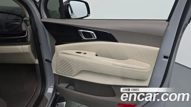 Kia Carnival Generation 4 — Фото автомобиля 14