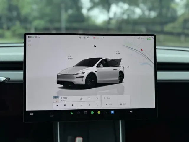 Tesla Model Y — Фото автомобиля 14