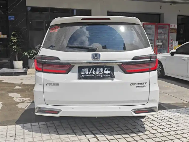 Honda Odyssey — Фото автомобиля 8