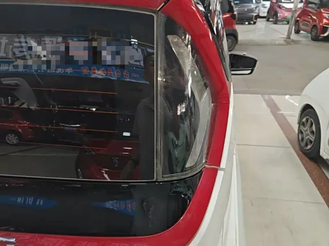 Wuling NanoEV — Фото автомобиля 7
