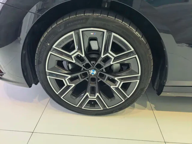 BMW 5 Series — Фото автомобиля 6