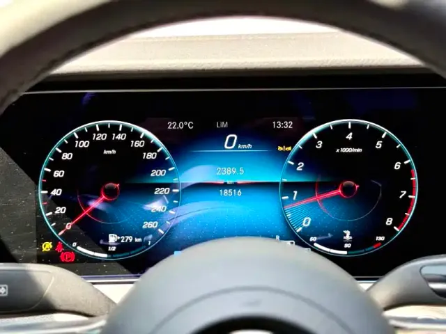 Mercedes-Benz E-Class — Фото автомобиля 18