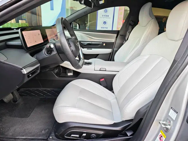 Xpeng P7 — Фото автомобиля 6