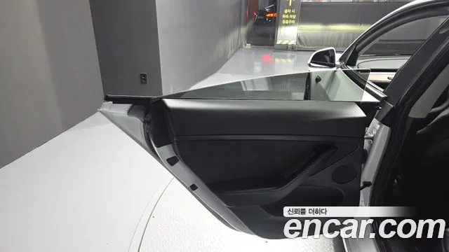 Tesla Model 3 — Фото автомобиля 14