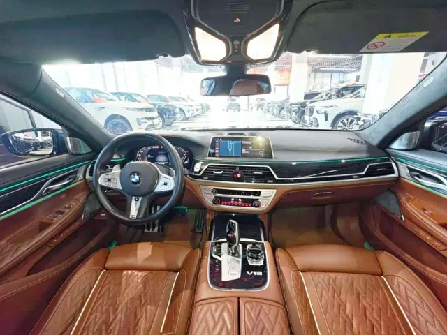 BMW 7 Series — Фото автомобиля 28