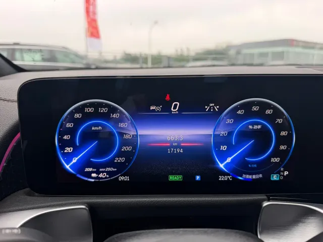 Mercedes-Benz EQB — Фото автомобиля 4