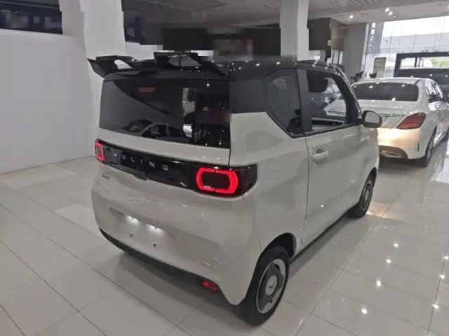 Wuling Hongguang Mini EV — Фото автомобиля 6