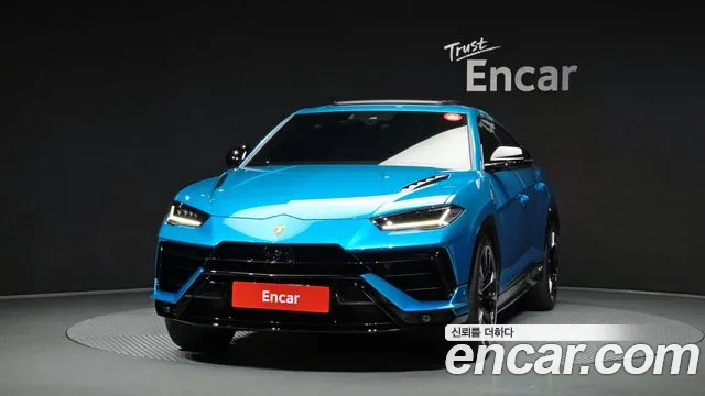 Lamborghini Urus — Фото автомобиля 3