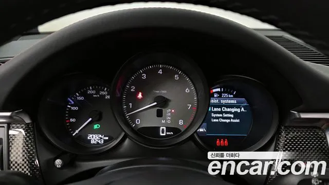 Porsche Macan — Фото автомобиля 8