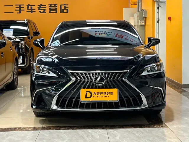 Lexus ES — Фото автомобиля 2