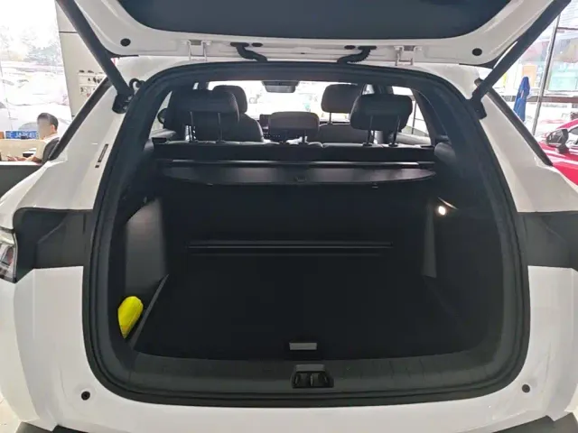 BYD Song L DM-i — Фото автомобиля 18