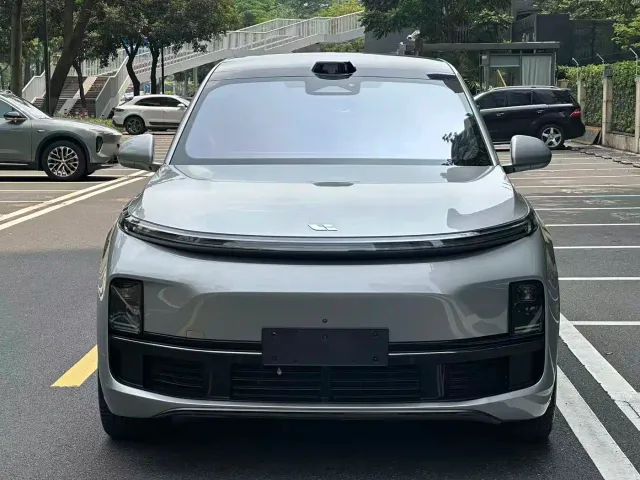 Li Auto L9 — Фото автомобиля 2
