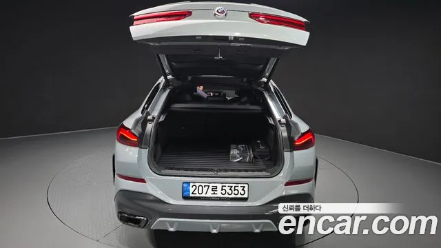 BMW X6 xDrive40i M Sport — Фото автомобиля 16
