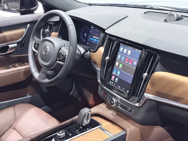 Volvo S90 — Фото автомобиля 8
