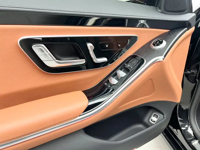 Mercedes-Benz S-Class — Фото автомобиля 12