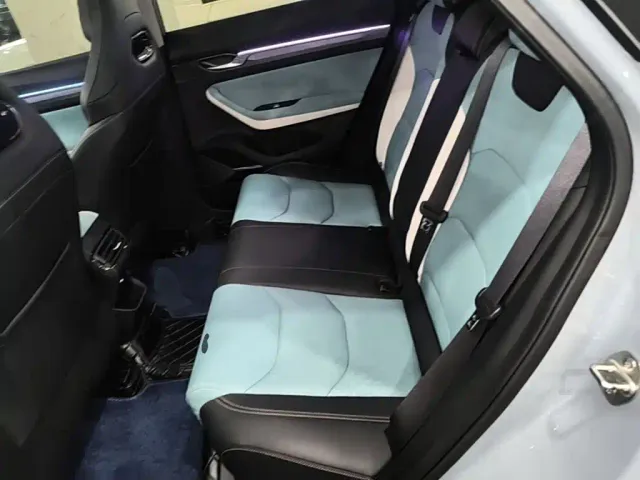 Geely Emgrand S — Фото автомобиля 16