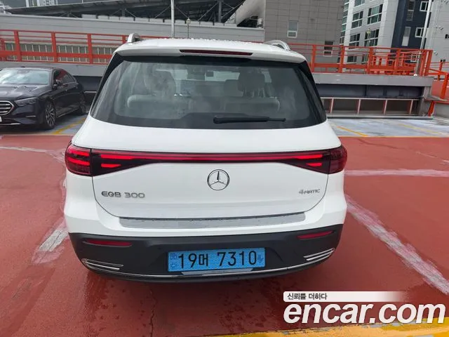 Mercedes-Benz EQB X243 — Фото автомобиля 4