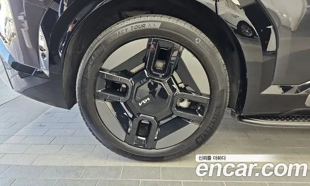 Kia EV9 — Фото автомобиля 6