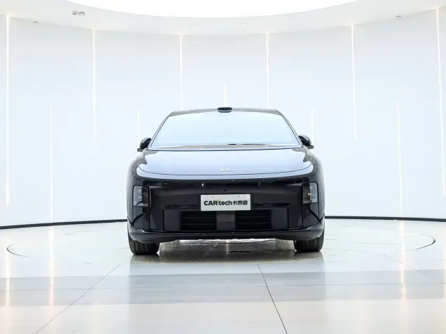 Li Auto i6 — Фото автомобиля 10