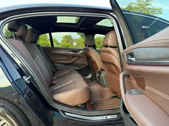 BMW 5 Series — Фото автомобиля 6