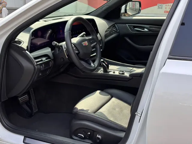 Cadillac CT5 — Фото автомобиля 4