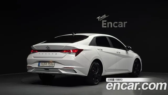 Hyundai Avante CN7 — Фото автомобиля 2