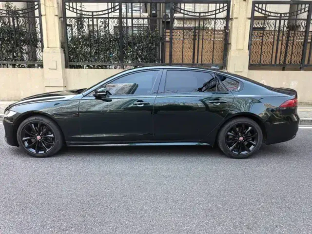 Jaguar XFL — Фото автомобиля 5