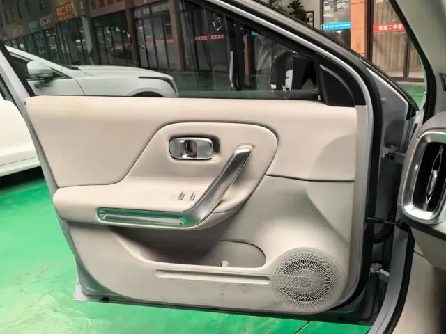 Leapmotor B01 — Фото автомобиля 7