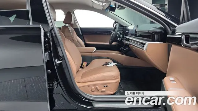 Hyundai Grandeur Grandeur (GN7) 2.5 Бензин 2WD — Фото автомобиля 9