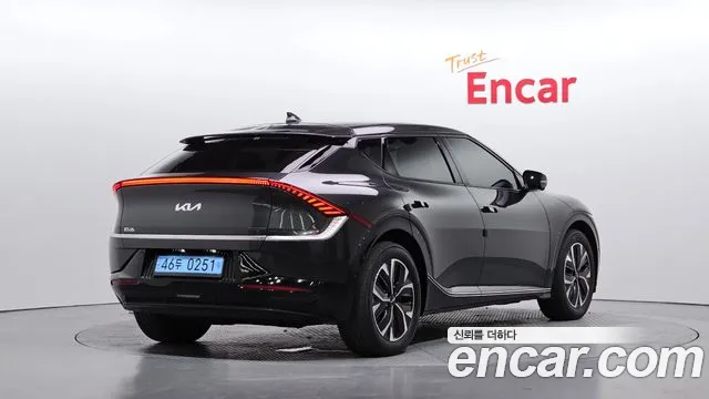 Kia EV6 — Фото автомобиля 2