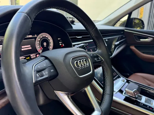 Audi Q7 — Фото автомобиля 5