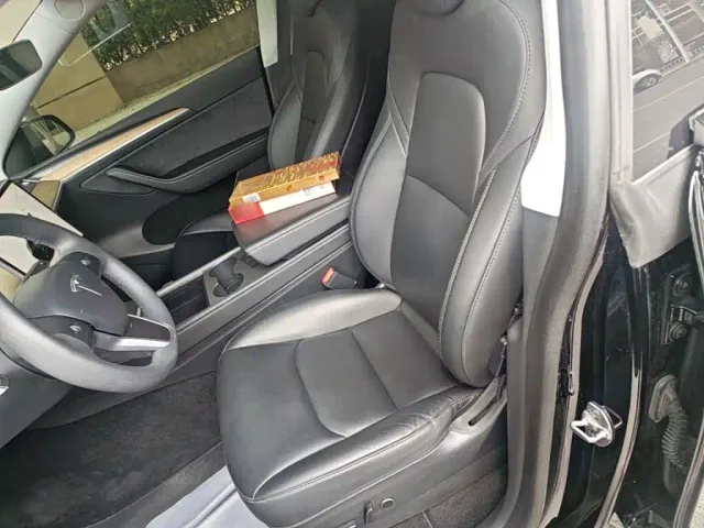 Tesla Model Y — Фото автомобиля 14