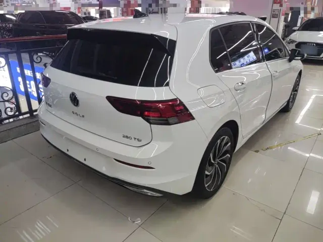 Volkswagen Golf 2023 280TSI DSG Pro — Фото автомобиля 6